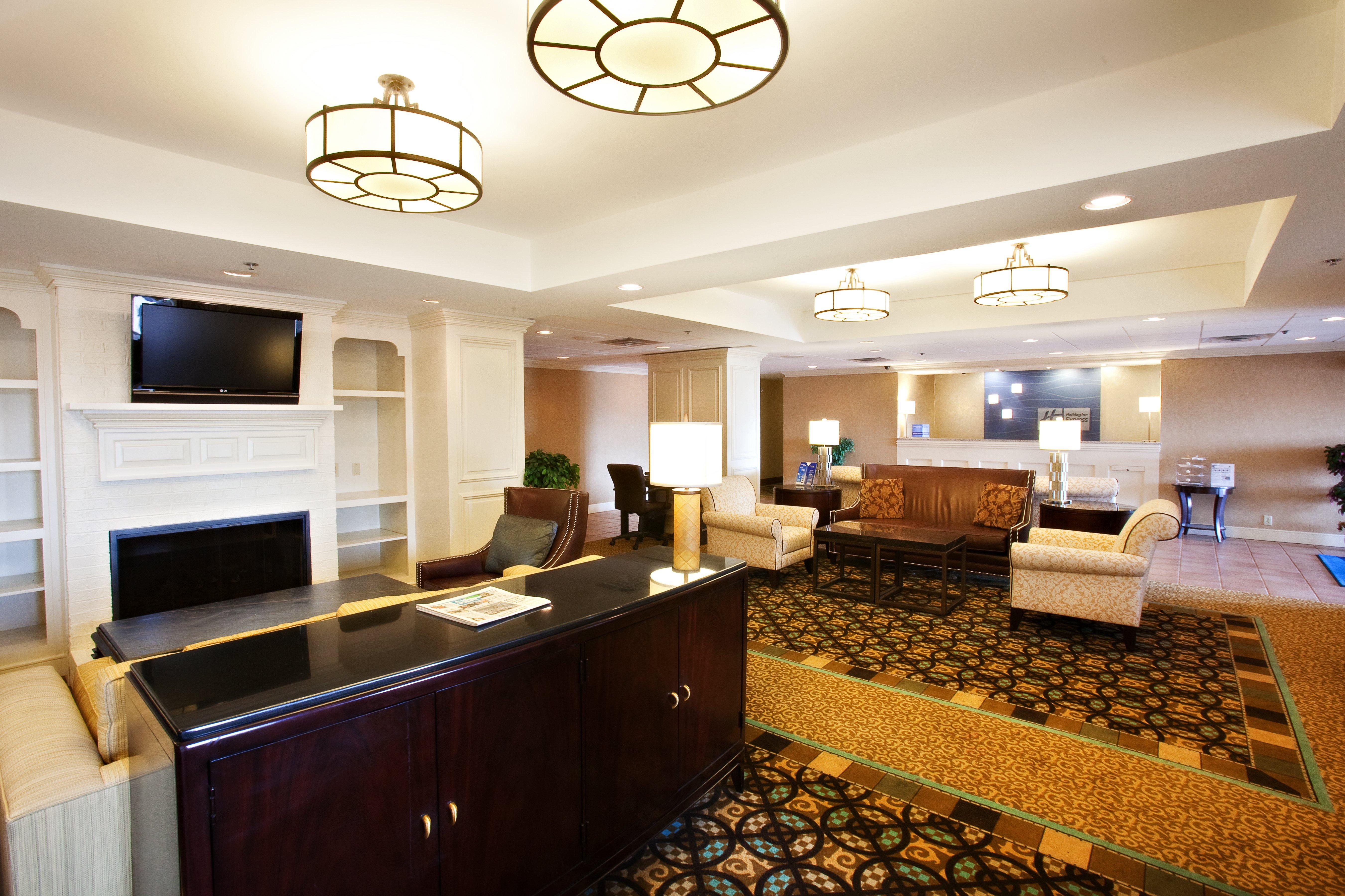 Holiday Inn Express Indianapolis Airport By Ihg Plainfield Exterior foto