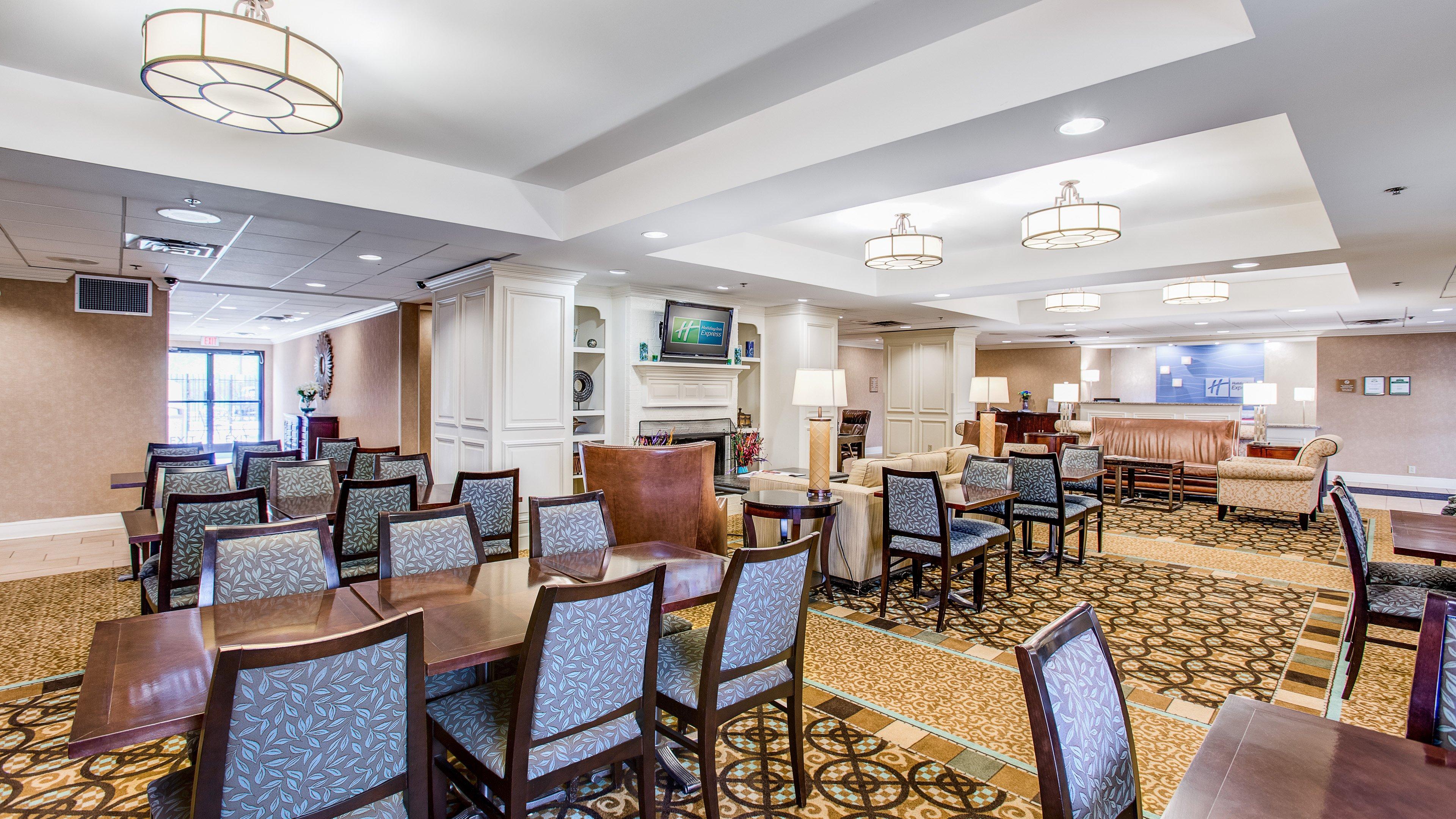 Holiday Inn Express Indianapolis Airport By Ihg Plainfield Exterior foto